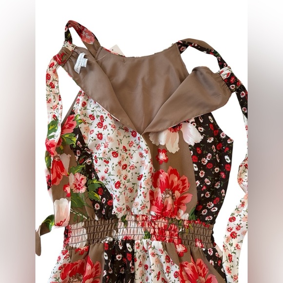 NY&C Floral Halter Neck Romper with Smocked Waist XS Romantic Garden Collection - Picture 11 of 13